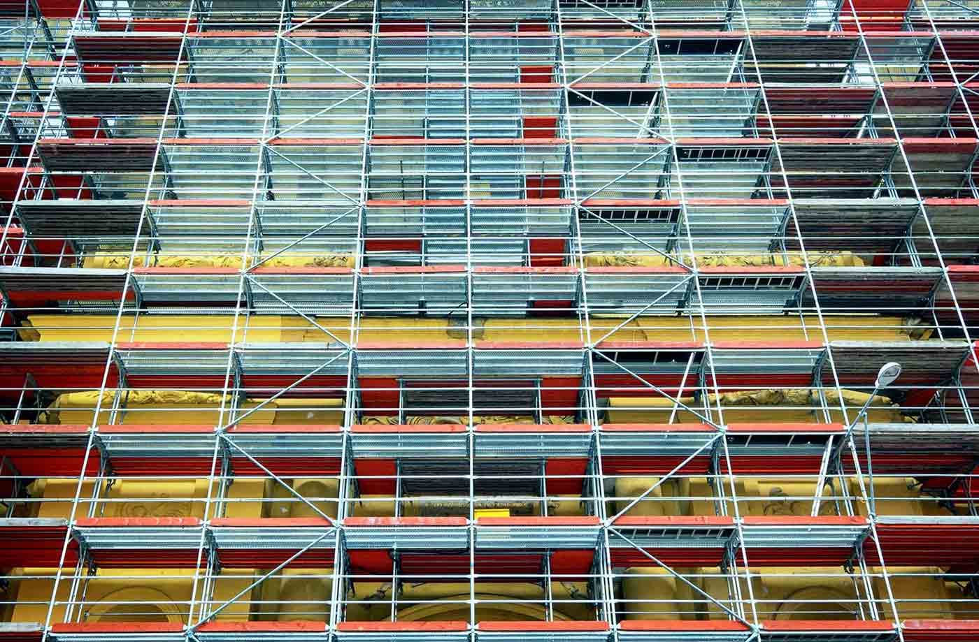 Rehabilitaciones Andamios Fachadas Fachada de edificio con andamios